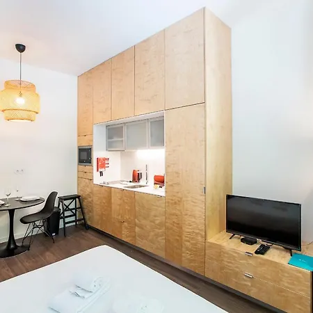Bakers Square Studio W/ Ac By Lovelystay Apartment Porto