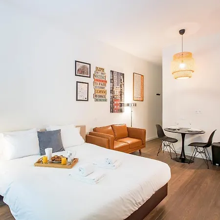 Bakers Square Studio W/ Ac By Lovelystay Porto